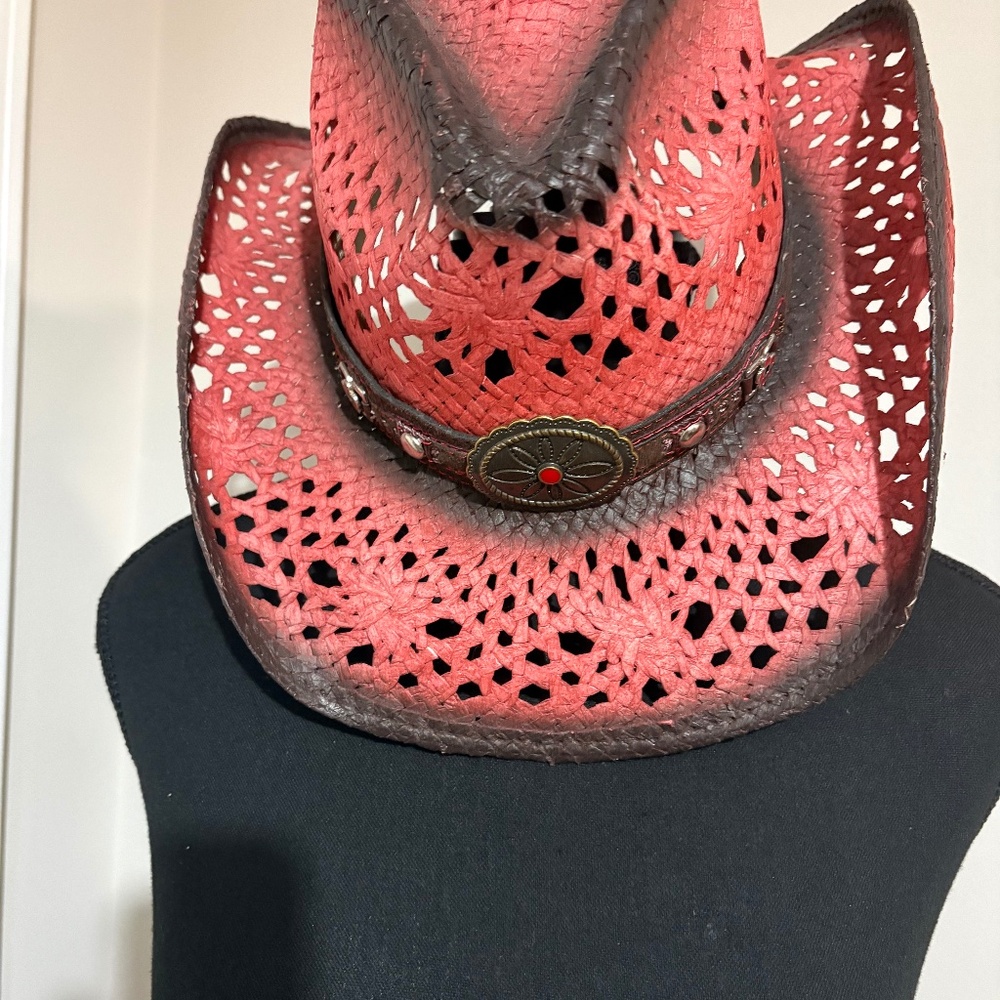 Bullhide Hats Run A Muck